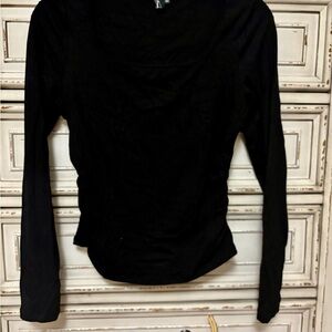 Amazon Women's Long Sleeve Top in Black - Slim Fit